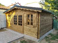 ABRI DE JARDIN BOIS TRAITE -PREM 19,46 m² -  madriers - 28 mm